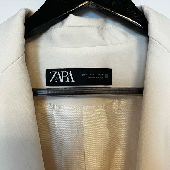 Zara Vest - Picture 2 of 4